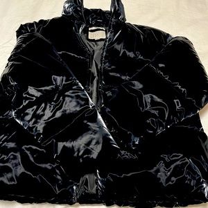 Like new target black patent puffer